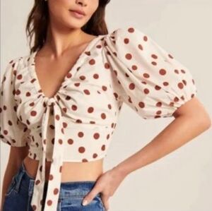 White and brown polka dot cropped puff sleeve top